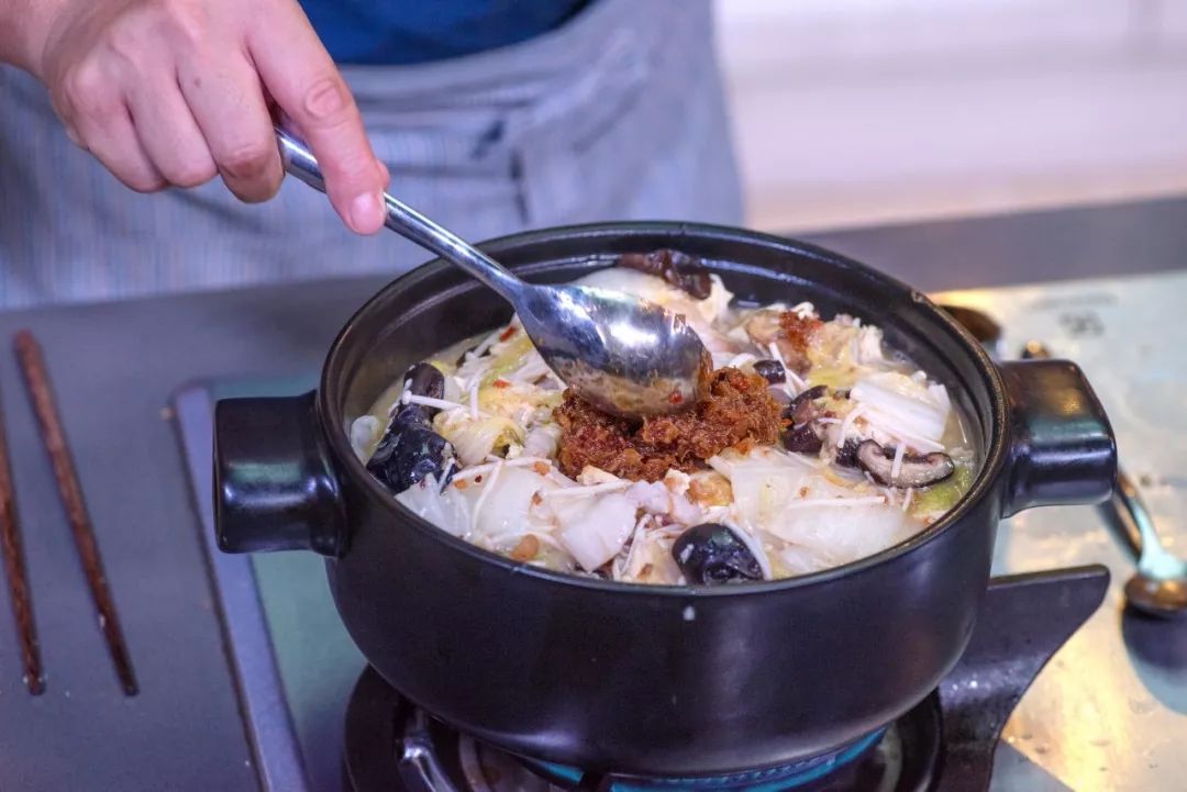 鲜香|白菜吃出海鲜味!鲜香过瘾,汤底都被抢来拌饭!