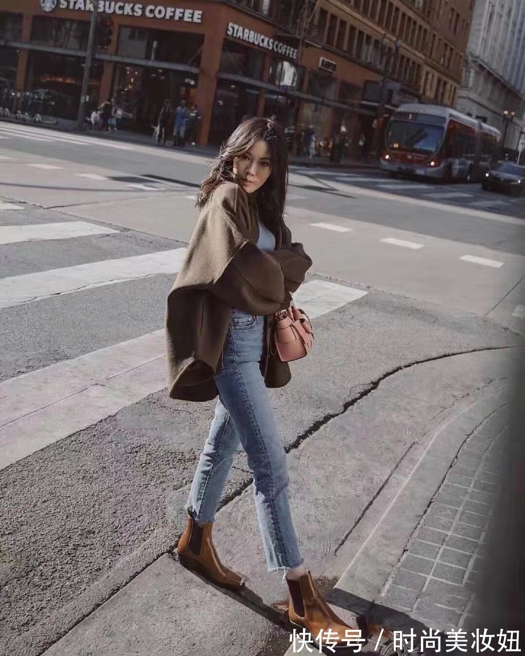 短筒靴|秋冬别再露脚踝了,学时尚博主“短筒靴”搭配,有温度又有风格