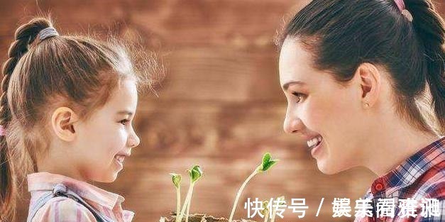 孩子|爸爸穿工服接女儿放学,站得远远的害怕给女儿丢脸,但有些想多了