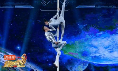 总导演透露:2021年央视春晚选歌“从阳台上来”