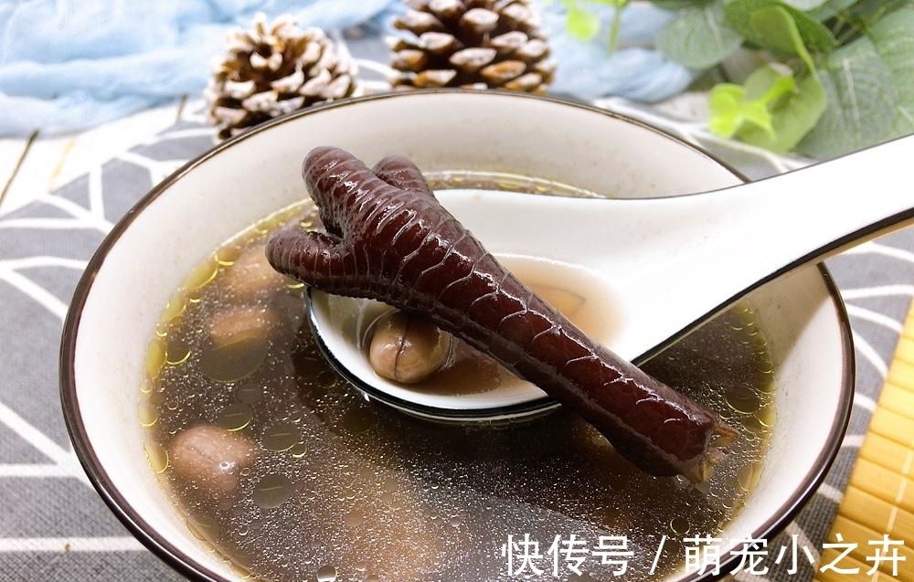 秋天 入秋后,多喝黑豆汤,口感甘醇淡淡飘香,养颜不一定要护肤品