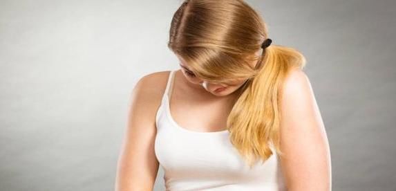 雌激素|女性月经量少,或许与3个原因有关,“多吃1物”有助于子宫健康!