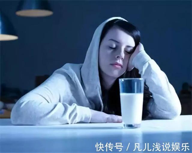 肝脏|几点睡觉才算熬夜?医生:不是11点,不是12点,很多人都搞错了