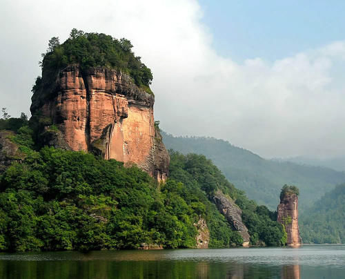 泰宁|福建泰宁大金湖天下第一湖山，丹霞地貌洞穴博物馆