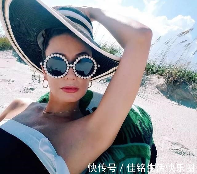 burberry 珠宝首饰还能这样佩戴,这些奇特造型却充满时尚味道,奢华感爆棚!