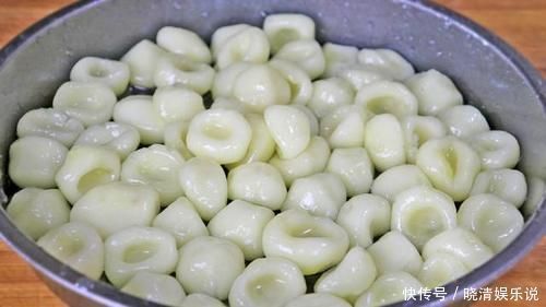 土豆最新做法,不炒也不炖,口感爽滑有嚼劲,比吃大鱼大肉还过瘾