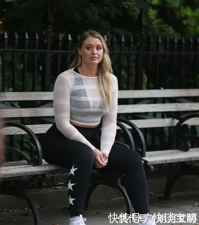 健身|劳伦斯户外健身，黑白配紧身穿搭，尽显运动时尚美
