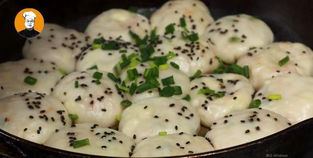 天冷了多吃萝卜馅饼,皮薄馅大不破皮,百吃不厌,凉了也不硬