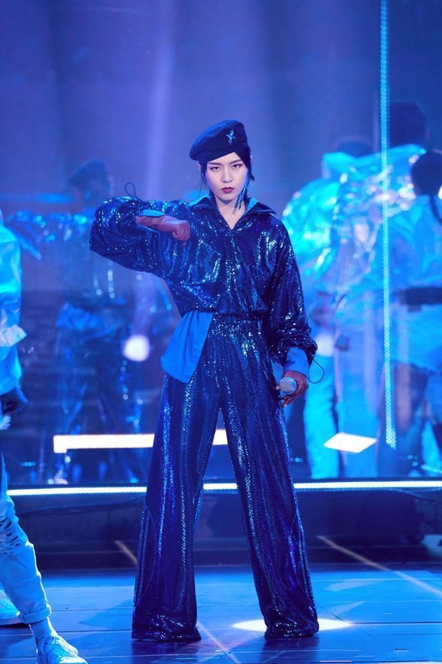 衬衫搭配 34岁周笔畅独居生活惹人羡,一个人的精致仪式感,难怪能拒绝催婚