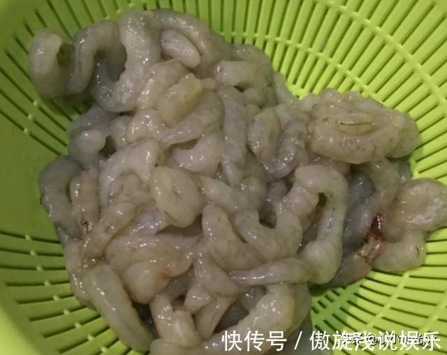 鲜虾|潮汕人超爱的鲜虾做法,色泽诱人,入口酥香,做法和配料还简单