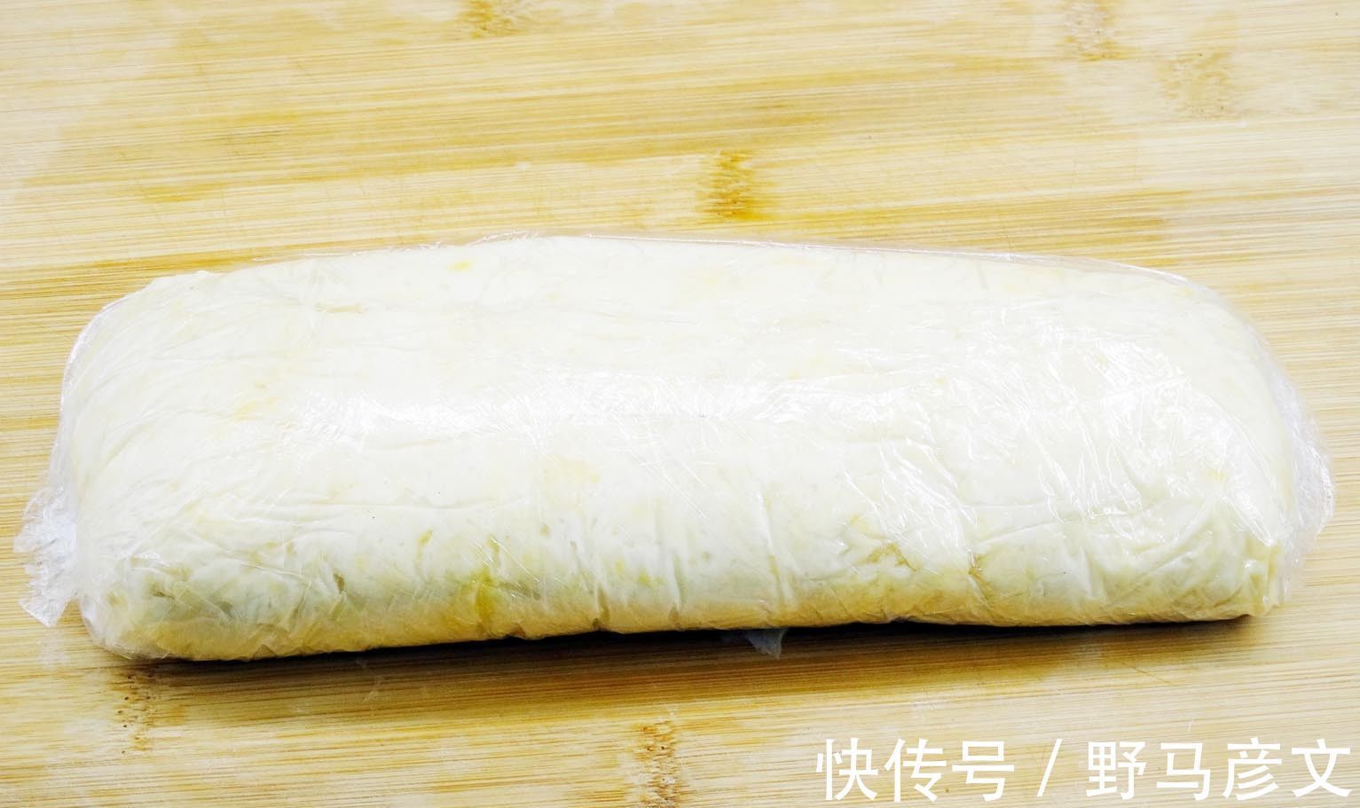 油条|炸油条,加泡打粉是“大错”,用这配方,保你炸出香酥脆的油条