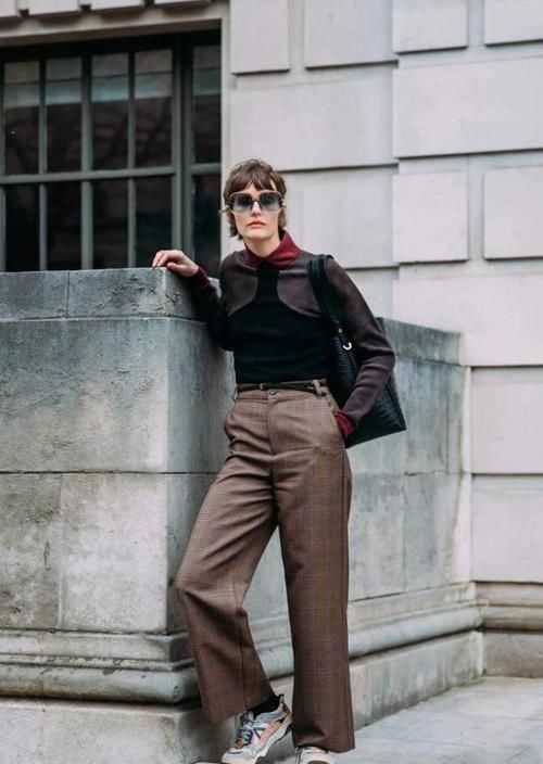 ?女人不管多大年纪，穿阔腿裤牢记这3个“搭配套路”，显瘦又减龄