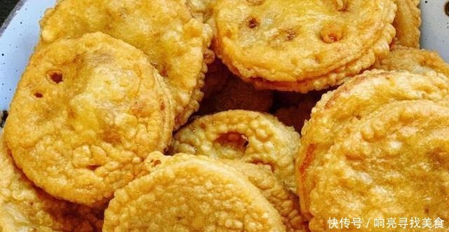 父亲用40年的老方法炸藕盒，一个小技巧，藕盒外酥里鲜，香而不腻