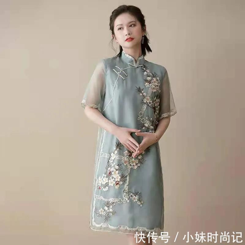 减龄|女人过了30要多试试这样穿旗袍，既得体不失大雅，减龄还有女人味