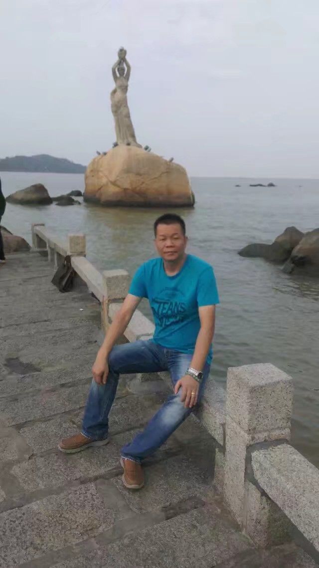 秋晓$诗词他乡天早冷,故土水常温。不似春光里,粤山胜似春