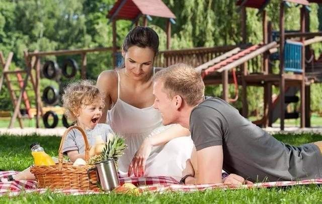 百岁宴|宝宝过了百天后，要经历几个发育里程碑，难怪老一辈人重视百岁宴