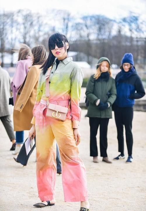 春天告别五彩斑斓的黑，渐变色才是正确打开方式，明媚又甜美