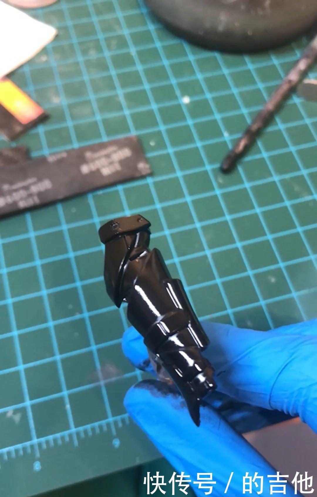 奥特曼|高达模型秀奥特曼直面钢铁侠呃,都是浑身亮闪闪嘛……!