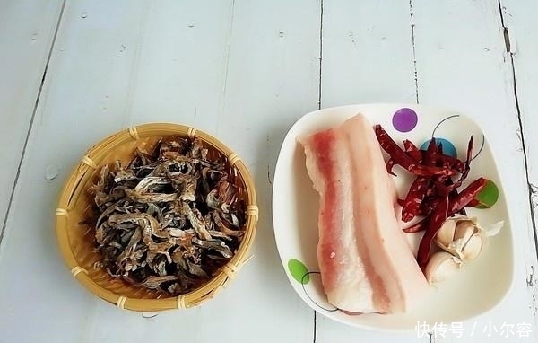 五花肉和“它”天生一对,鲜香不油腻,全家都着迷,上桌就光盘