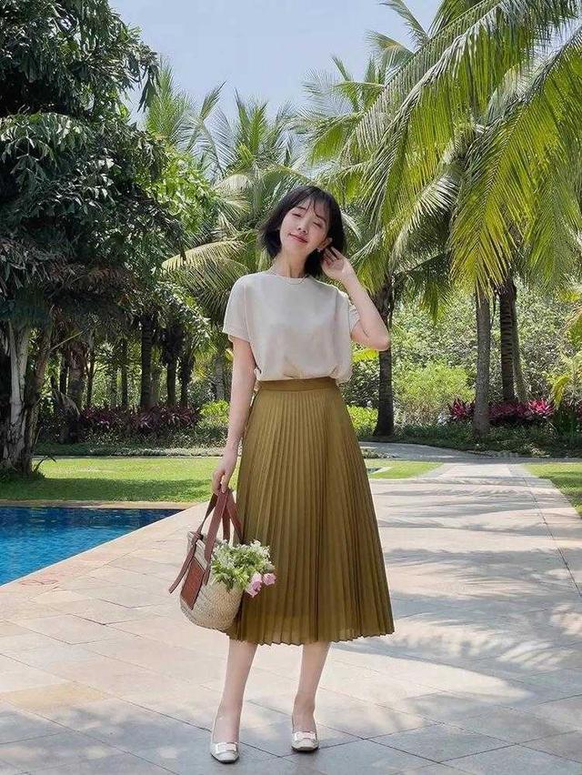 印花裙|最温柔可爱，最轻松简约的气质穿搭，照着穿就很洋气