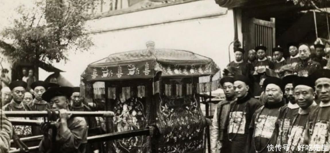 晚清|晚清珍贵人物老照片清朝嫁女的婚礼场面大，女子小脚让人心酸！