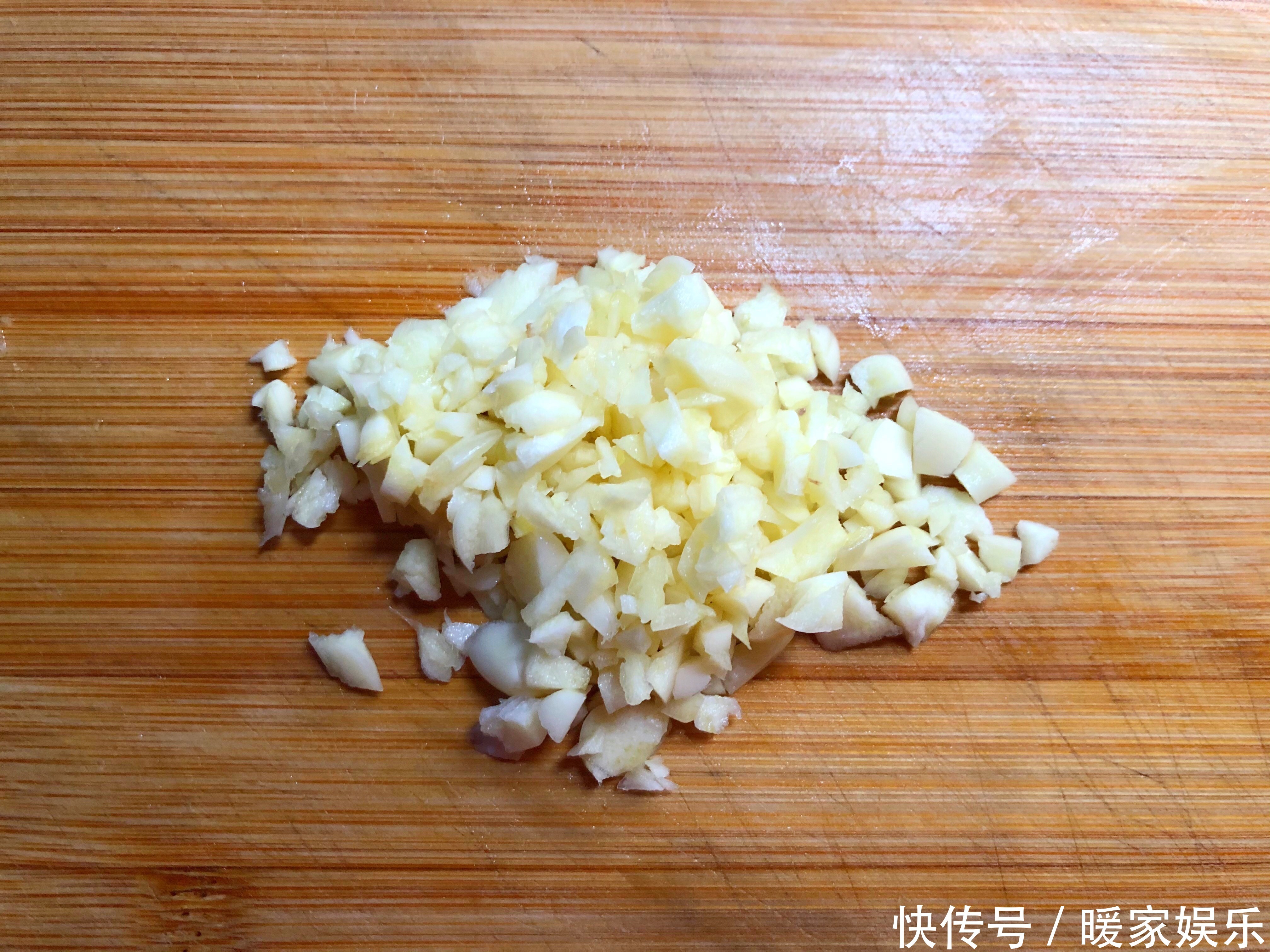 它和黑木耳天生是一对,简单炒一炒,清肠去脂又美味,别错过