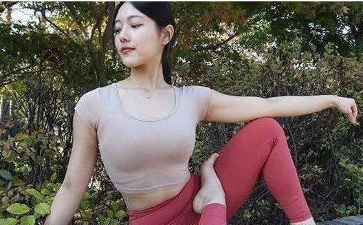 少女|35岁辣妈健身11年,穿着打扮像18岁少女,身材颜值爆表