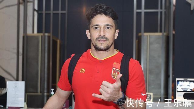 十二强赛|洛国富因吐槽足协被质疑,曾是球迷眼中的宠儿,如今却成唾弃对象