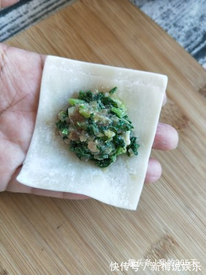 爱吃馄饨别买着吃了，教你在家做，皮薄馅鲜，比买的好吃