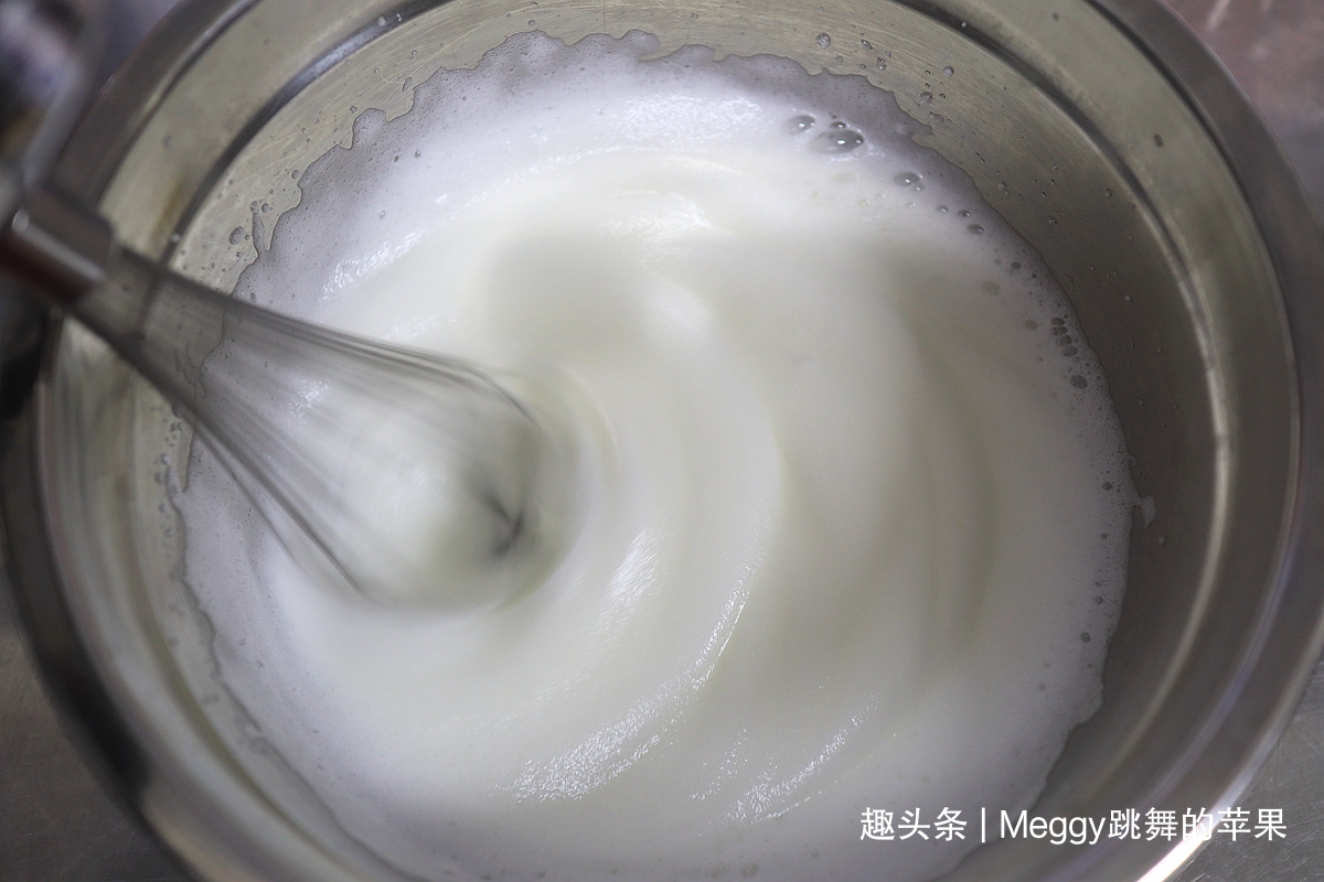 不用鸡蛋黄做的天使蛋糕卷，弹性真好不裂不折，比蛋糕省事