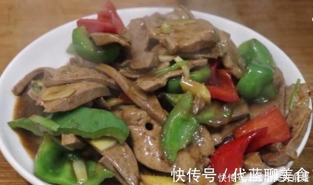 炒猪肝时,不要直接下锅炒,多加这1步,猪肝滑嫩不老,无腥味