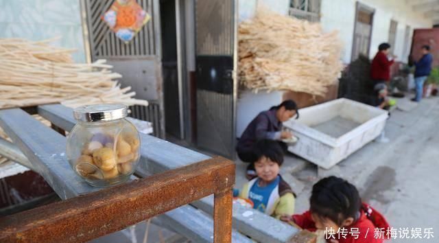 孩子|2岁男童呕吐不止,紧急送医,医生忠告这些食物孩子一口也别吃