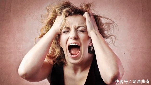 肝脏|肝火太旺,身体有4种症状,1种水是“灭火器”,要多喝