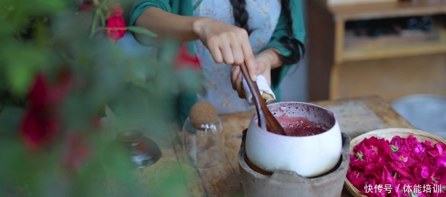 做一桌玫瑰,送给我最爱的你们~