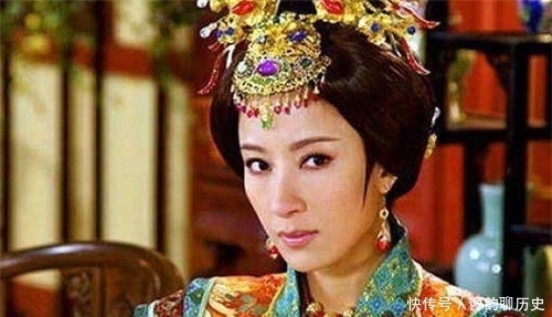 无子|皇帝悲叹自己年老无子，太监忽然下跪：陛下，您的儿子已经6岁了