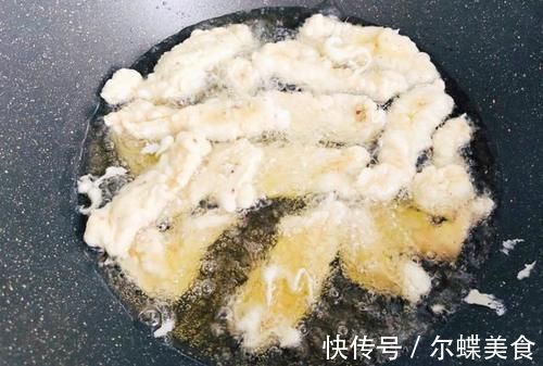 炸酥肉时,只用淀粉和鸡蛋是错的,记住1个小妙招,酥肉香酥不腻