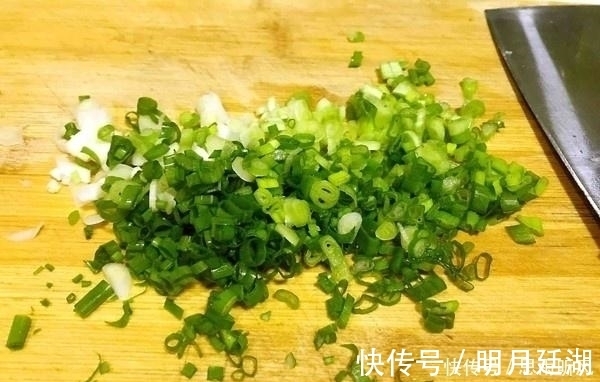 面饼|这才是烙饼正确的做法！只需多加“2步”，比买的饼还暄软层儿多