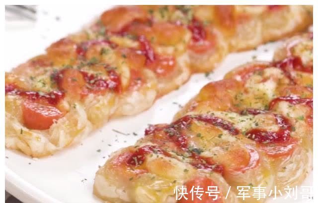 手抓饼还能这么吃？搭配芝士和火腿，焦香又拉丝，孩子爱吃的早餐