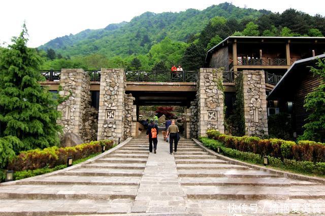 安徽大别山中的避暑胜地，夏天只有22度，没有空调睡觉要盖被子