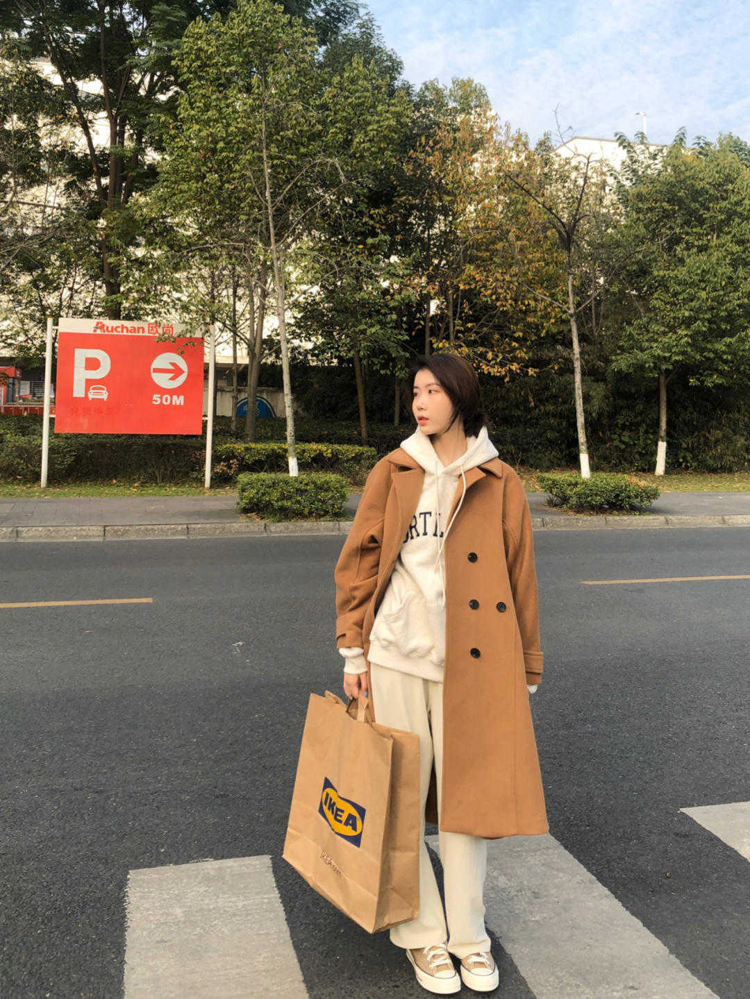 身形 初冬一定要选“大衣+卫衣”!遮肉显瘦又减龄,保暖效果还超赞