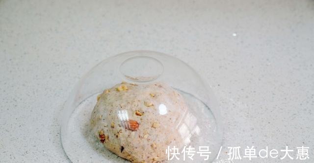 高纤|甜面包吃腻了，试试这款无油无糖的高纤面包吧！外脆内软越嚼越香