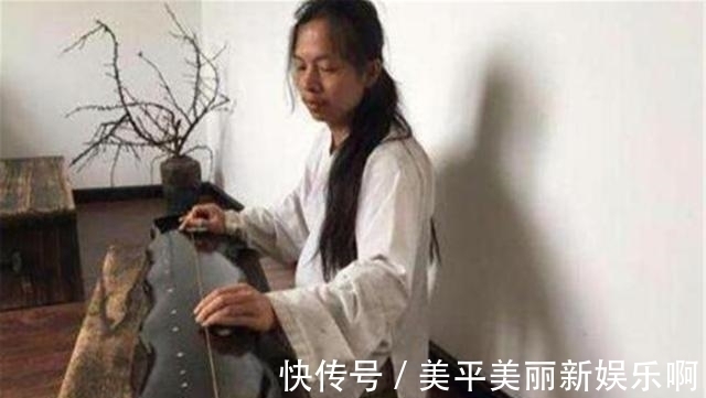 古琴!男子隐居深山8年,娶自己的女弟子,生2个女儿,如今过得怎样?