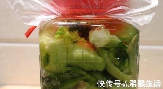 腌泡菜|妈妈30年腌酸菜的秘方,5天就能吃,又香又脆口,放一年都不坏!