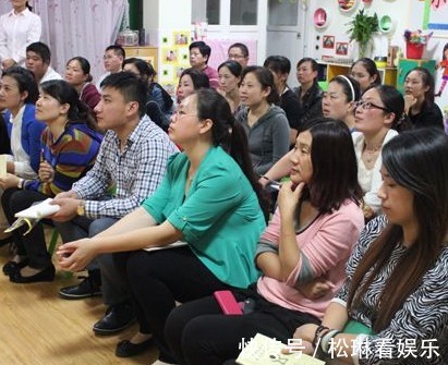 自卑|妈妈去学校,请避免穿以下几种衣服,不然孩子会感到自卑和尴尬