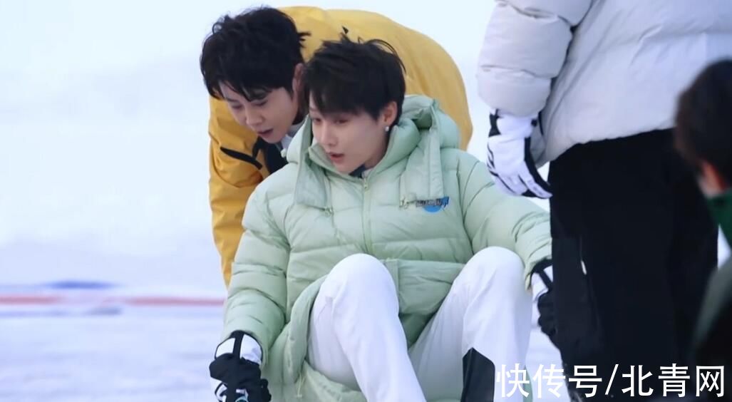 師徒情深！王濛劉雨昕大型玩賴現(xiàn)場(chǎng)