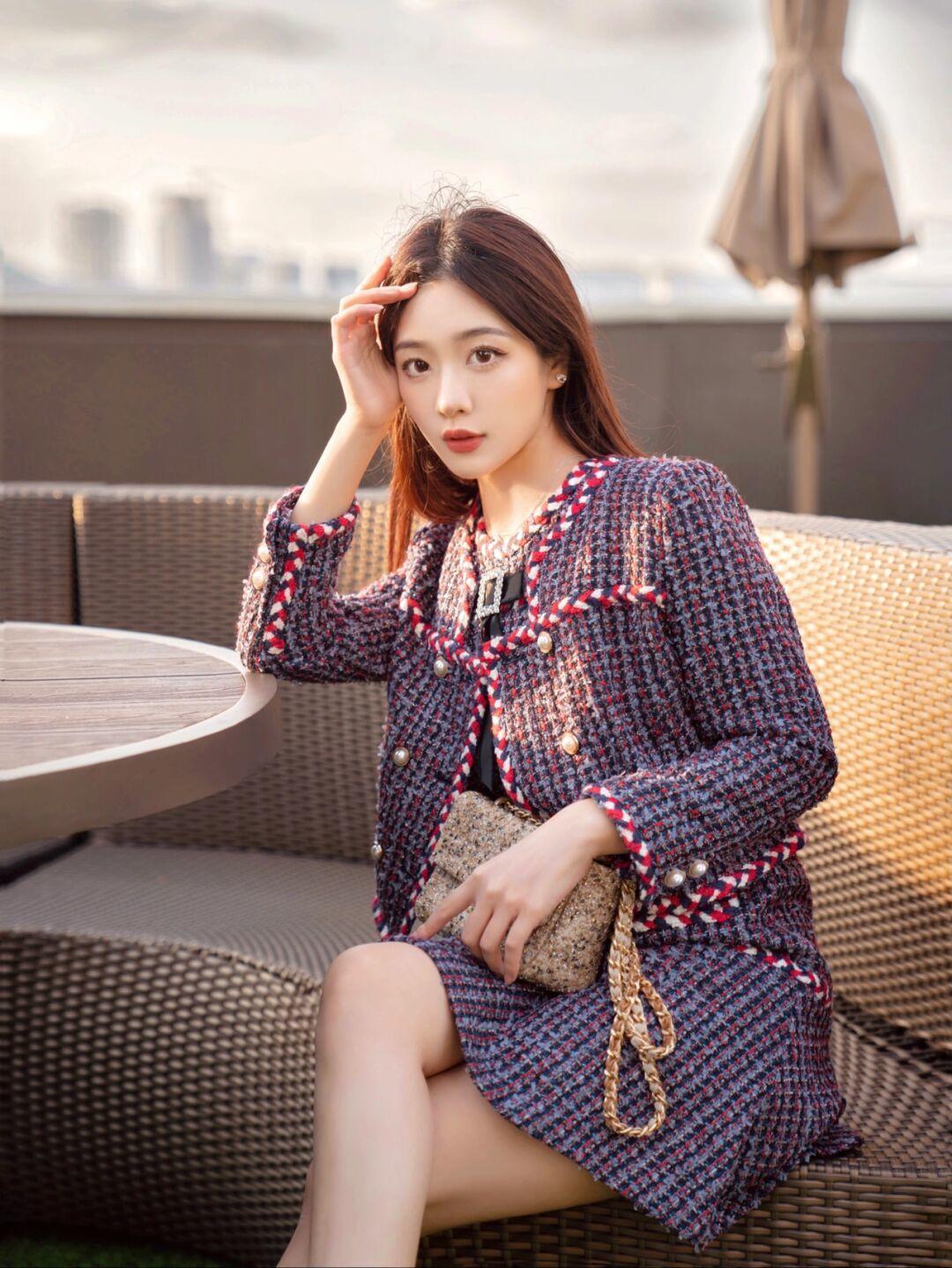 小香风|如果你是精致女人,就不能错过“小香风套装”,照着穿就有好气质