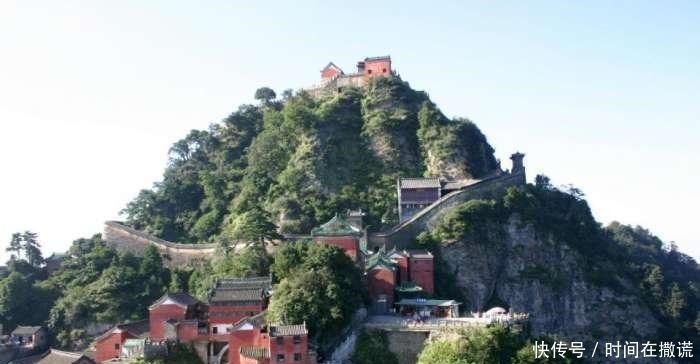 中年|为何武当山“长明灯”600年不灭专家也解释不了,被游客1语道破