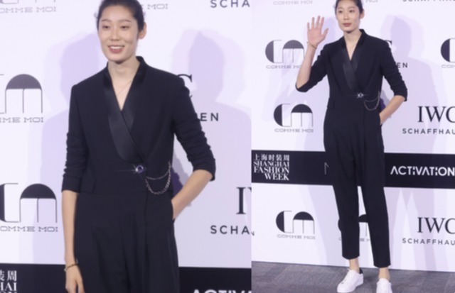 娜姐|网球一姐李娜现身时装周!和朱婷相聊甚欢,网友:娜姐整容了?