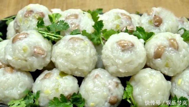丸子这样做最好吃,不放面粉不加水,鲜嫩又营养,我家2天做一回