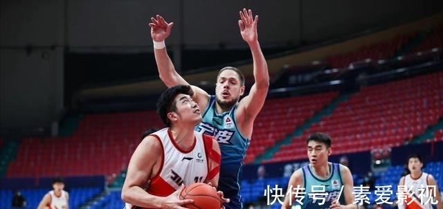 准三双|CBA3消息!广厦队3人得分20+,黄荣奇爆砍准三双,吴冠希统治内线
